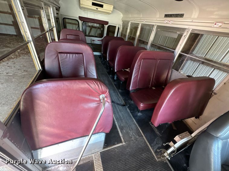 image for item DO0447 2002 Chevrolet Express school bus