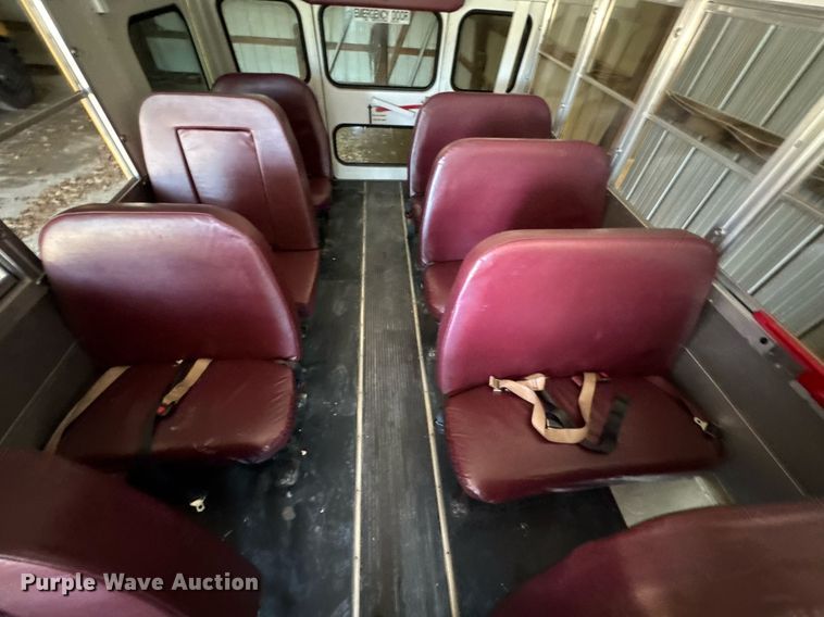 image for item DO0447 2002 Chevrolet Express school bus