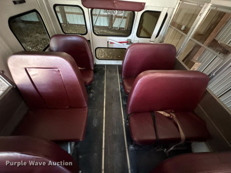 image for item DO0447 2002 Chevrolet Express school bus