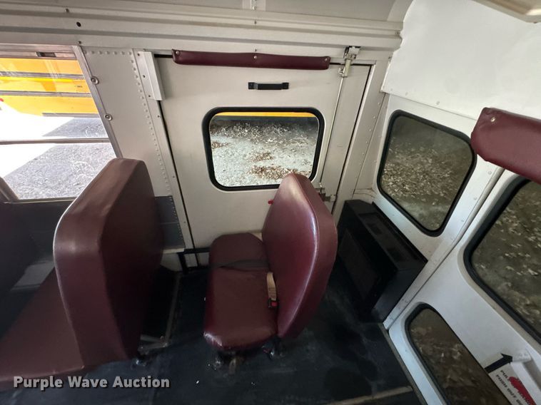 image for item DO0447 2002 Chevrolet Express school bus