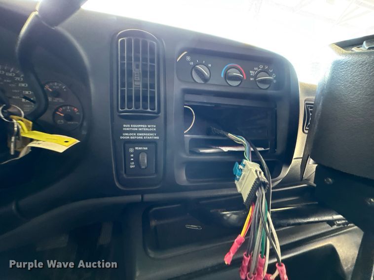 image for item DO0447 2002 Chevrolet Express school bus