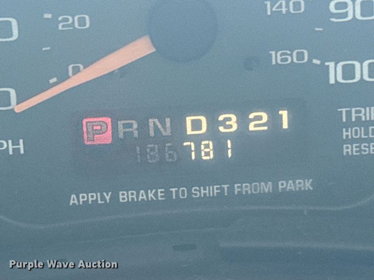 image for item DO0447 2002 Chevrolet Express school bus