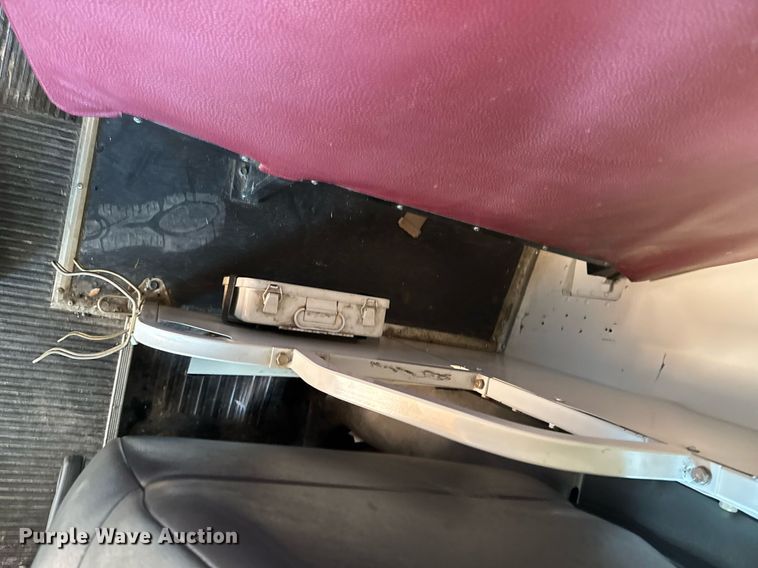 image for item DO0447 2002 Chevrolet Express school bus