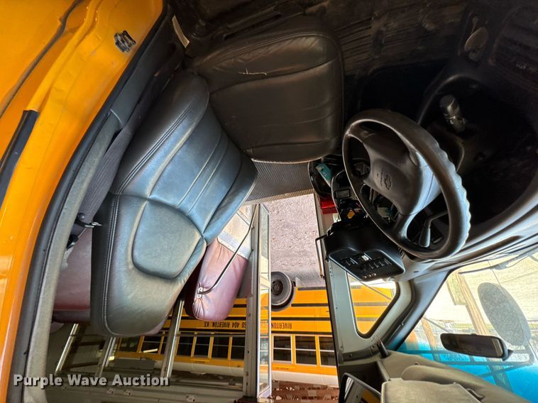 image for item DO0447 2002 Chevrolet Express school bus