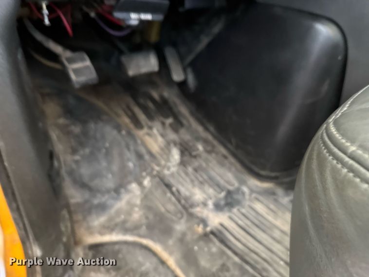 image for item DO0447 2002 Chevrolet Express school bus