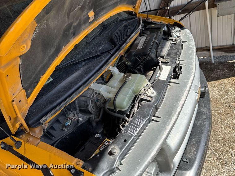 image for item DO0447 2002 Chevrolet Express school bus