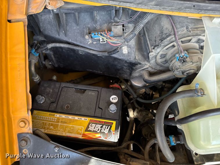 image for item DO0447 2002 Chevrolet Express school bus