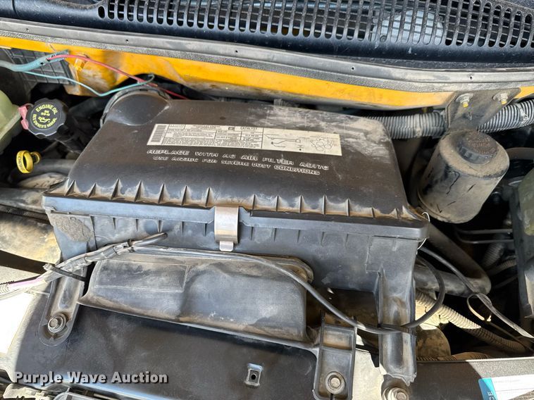 image for item DO0447 2002 Chevrolet Express school bus