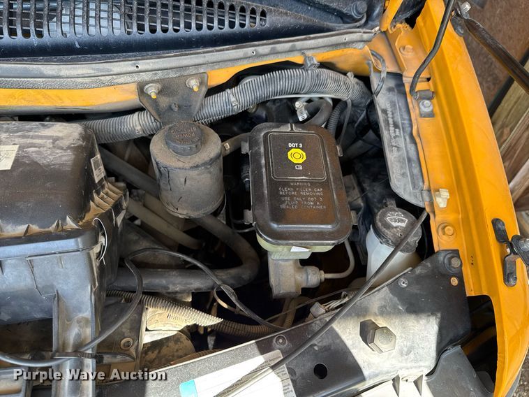 image for item DO0447 2002 Chevrolet Express school bus