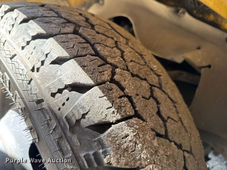 image for item DO0447 2002 Chevrolet Express school bus