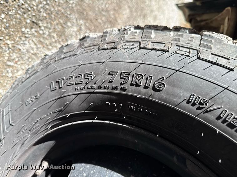 image for item DO0447 2002 Chevrolet Express school bus