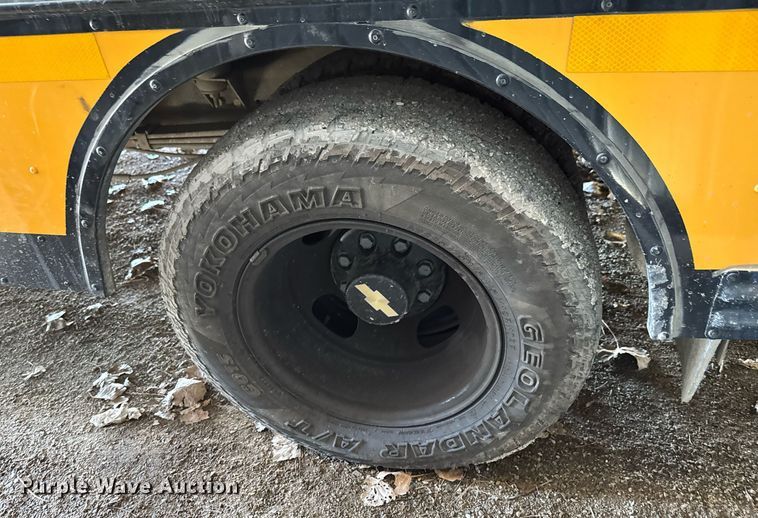 image for item DO0447 2002 Chevrolet Express school bus