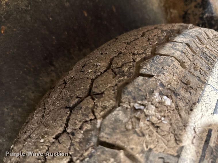 image for item DO0693 2016 Lark United Manufacturing enclosed cargo trailer