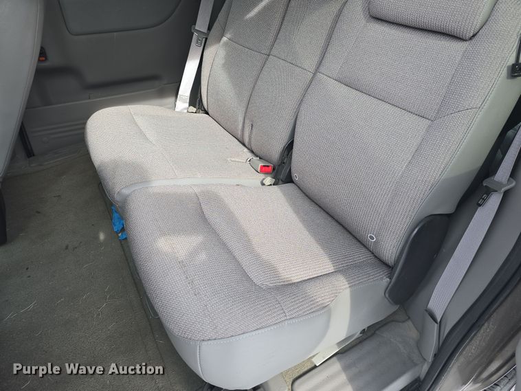 image for item DO7768 2004 Chevrolet Venture van