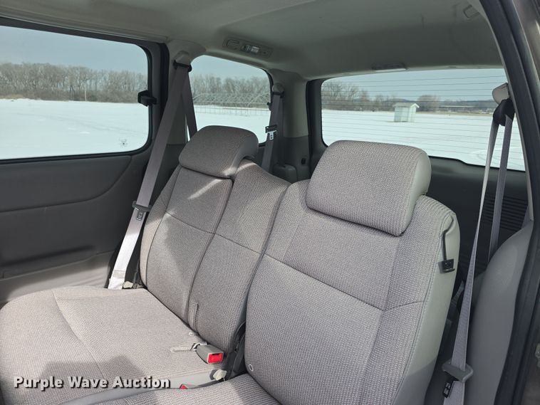 image for item DO7768 2004 Chevrolet Venture van