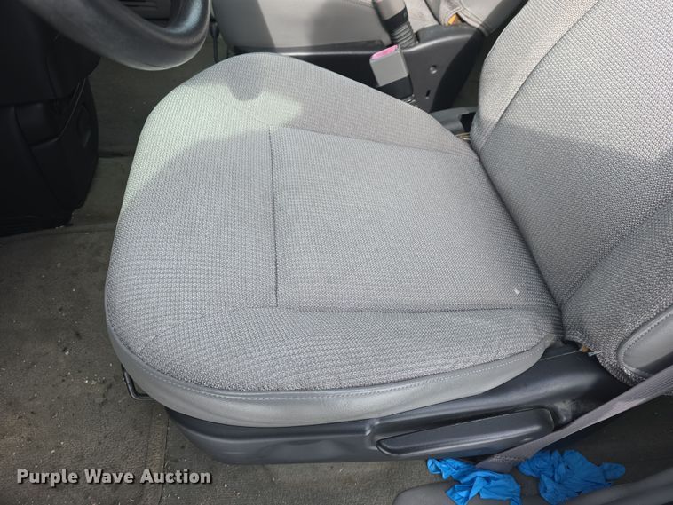 image for item DO7768 2004 Chevrolet Venture van