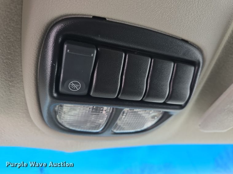 image for item DO7768 2004 Chevrolet Venture van