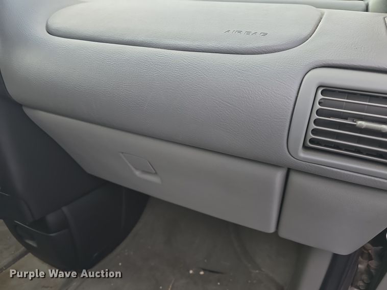 image for item DO7768 2004 Chevrolet Venture van