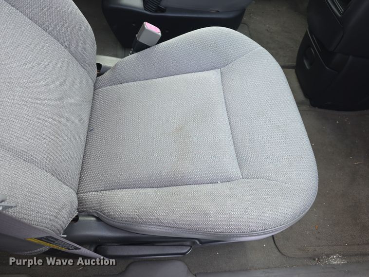 image for item DO7768 2004 Chevrolet Venture van