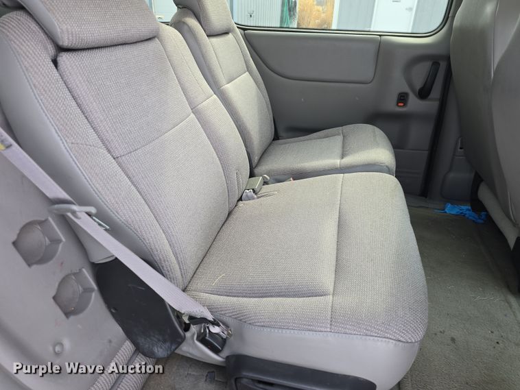 image for item DO7768 2004 Chevrolet Venture van