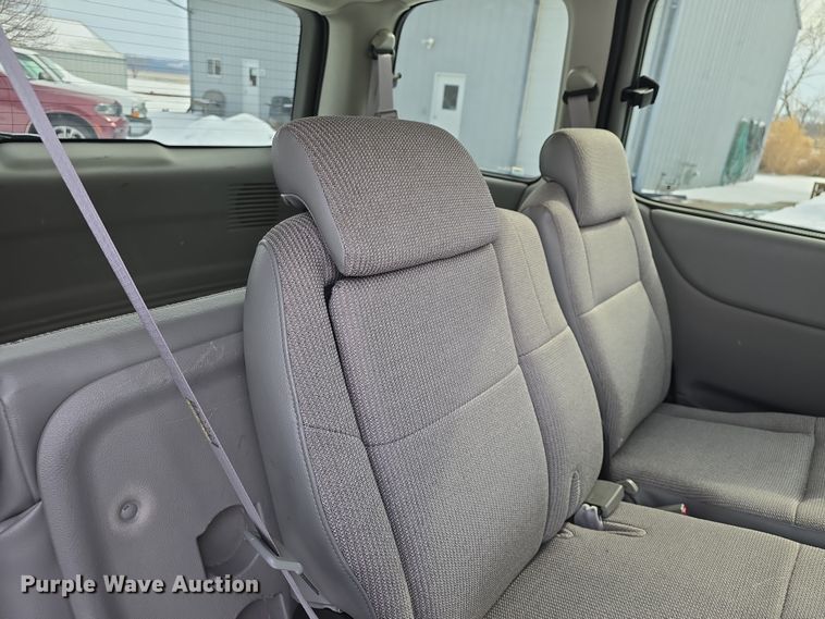 image for item DO7768 2004 Chevrolet Venture van