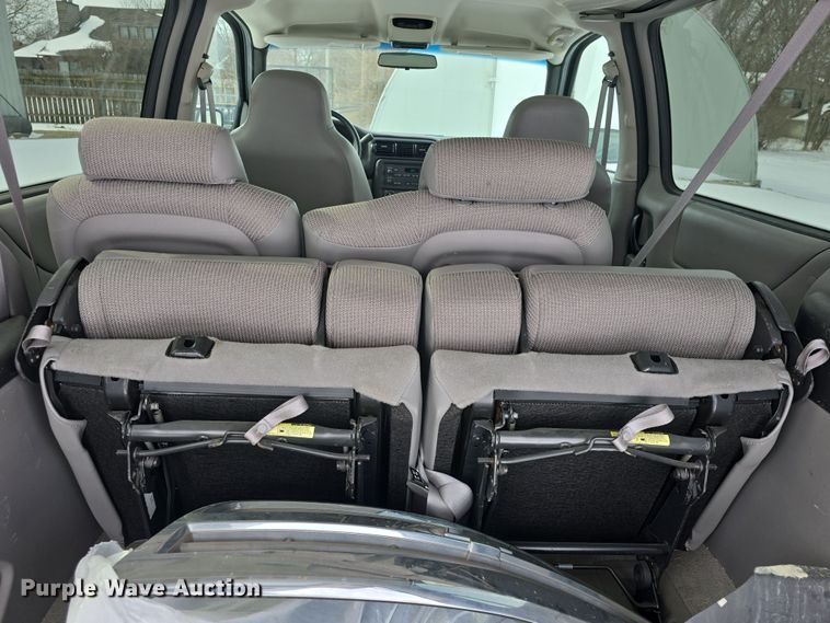 image for item DO7768 2004 Chevrolet Venture van