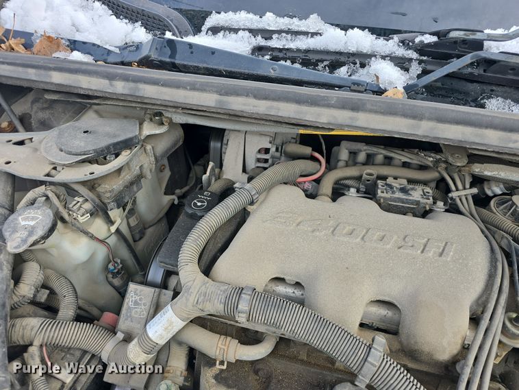 image for item DO7768 2004 Chevrolet Venture van