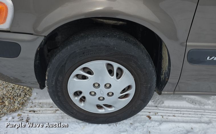 image for item DO7768 2004 Chevrolet Venture van