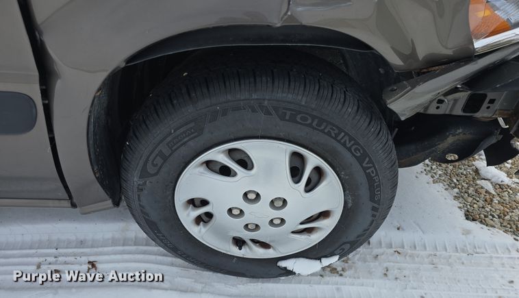 image for item DO7768 2004 Chevrolet Venture van