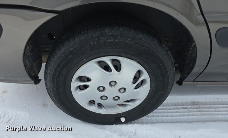 image for item DO7768 2004 Chevrolet Venture van