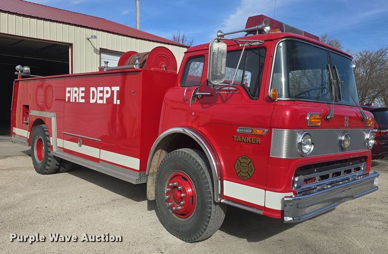 image for item DO7827 1985 Ford C8000 pumper fire truck