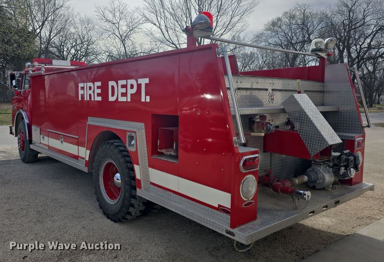 image for item DO7827 1985 Ford C8000 pumper fire truck