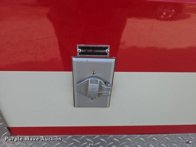 image for item DO7827 1985 Ford C8000 pumper fire truck