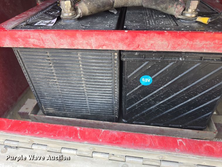 image for item DO7827 1985 Ford C8000 pumper fire truck