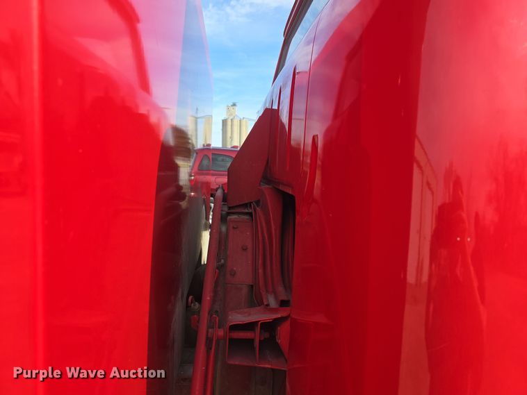 image for item DO7827 1985 Ford C8000 pumper fire truck