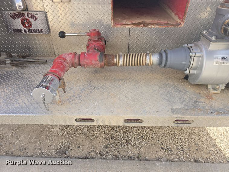 image for item DO7827 1985 Ford C8000 pumper fire truck