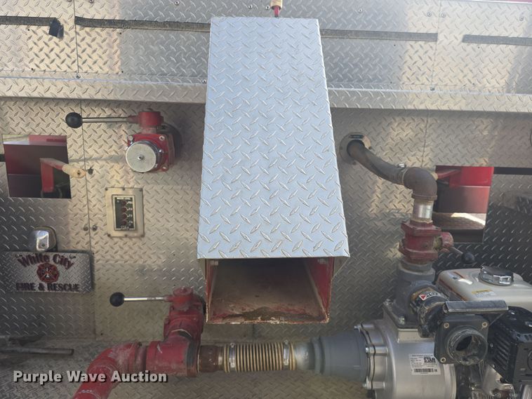 image for item DO7827 1985 Ford C8000 pumper fire truck