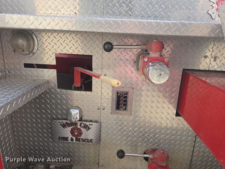 image for item DO7827 1985 Ford C8000 pumper fire truck