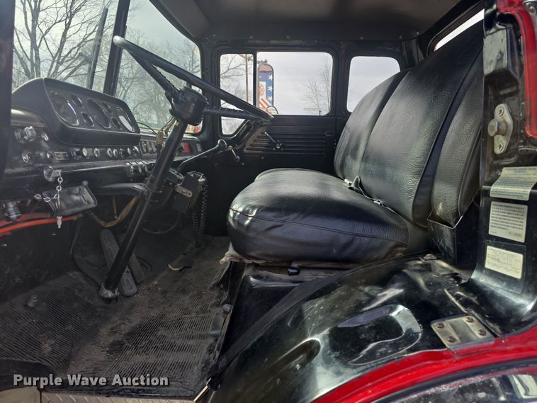 image for item DO7827 1985 Ford C8000 pumper fire truck