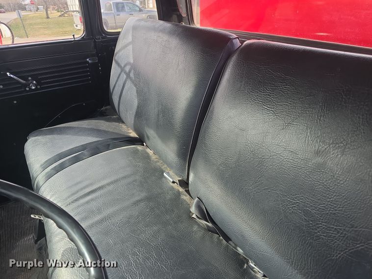 image for item DO7827 1985 Ford C8000 pumper fire truck