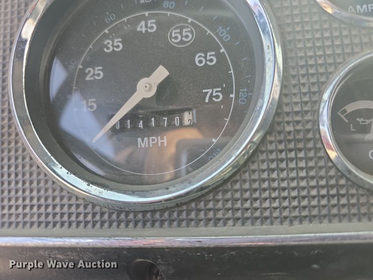 image for item DO7827 1985 Ford C8000 pumper fire truck