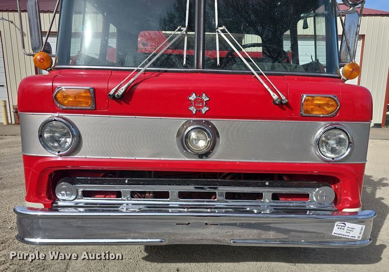image for item DO7827 1985 Ford C8000 pumper fire truck