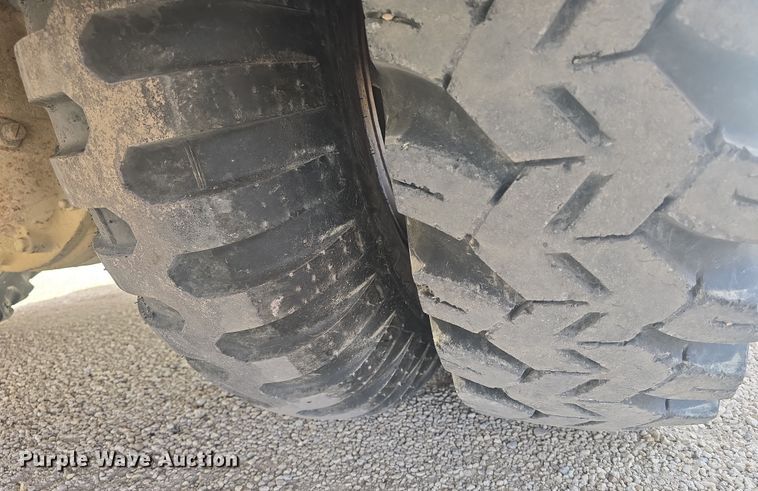 image for item DO7827 1985 Ford C8000 pumper fire truck