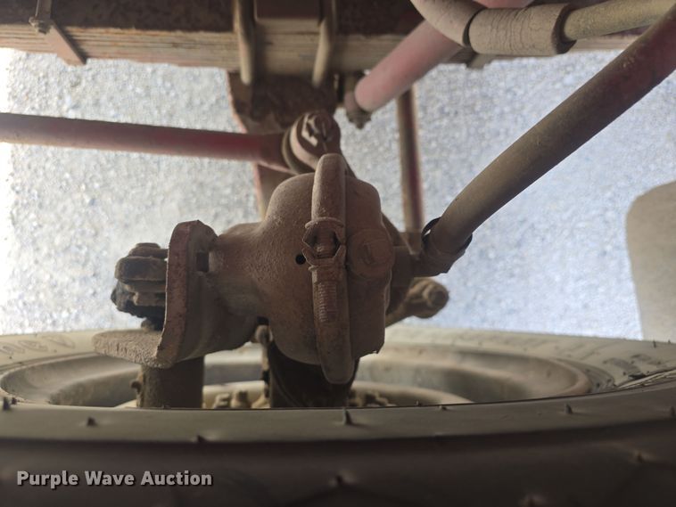 image for item DO7827 1985 Ford C8000 pumper fire truck