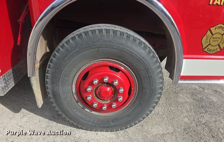 image for item DO7827 1985 Ford C8000 pumper fire truck