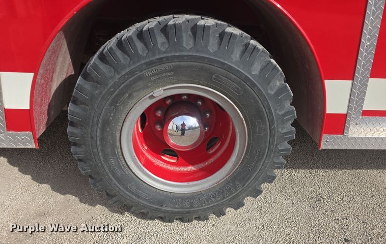 image for item DO7827 1985 Ford C8000 pumper fire truck