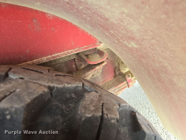 image for item DO7827 1985 Ford C8000 pumper fire truck