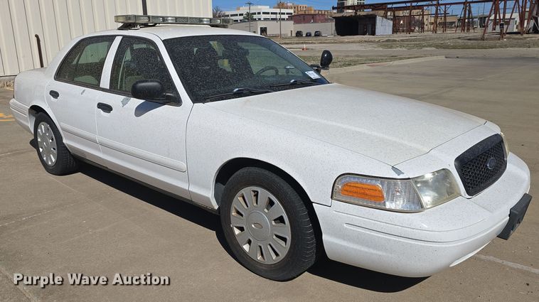 image for item DO7829 2007 Ford Crown Victoria Police Interceptor 