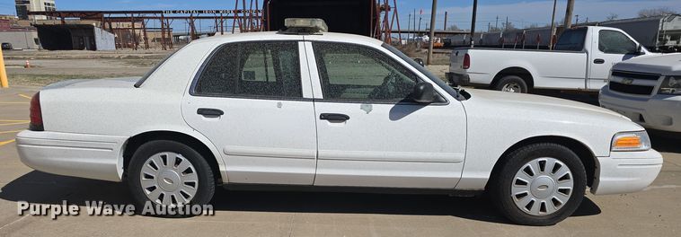 image for item DO7829 2007 Ford Crown Victoria Police Interceptor 