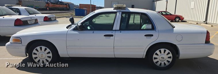 image for item DO7829 2007 Ford Crown Victoria Police Interceptor 